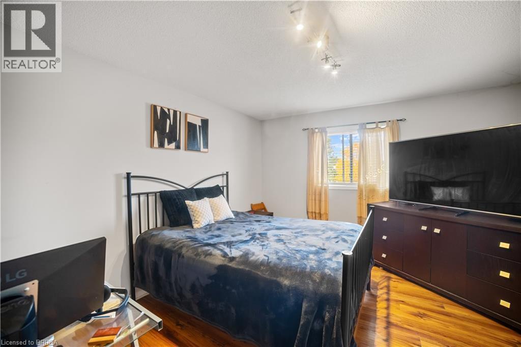 6 Bridgette Drive, Hamilton, ON - Indoor Photo Showing Bedroom