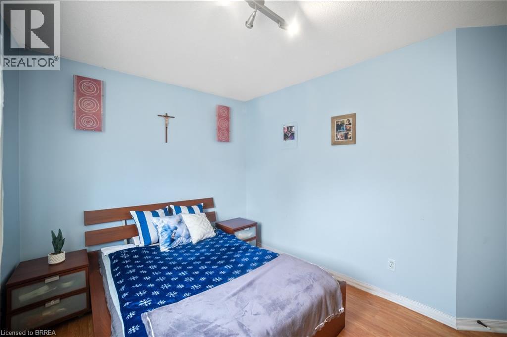 6 Bridgette Drive, Hamilton, ON - Indoor Photo Showing Bedroom
