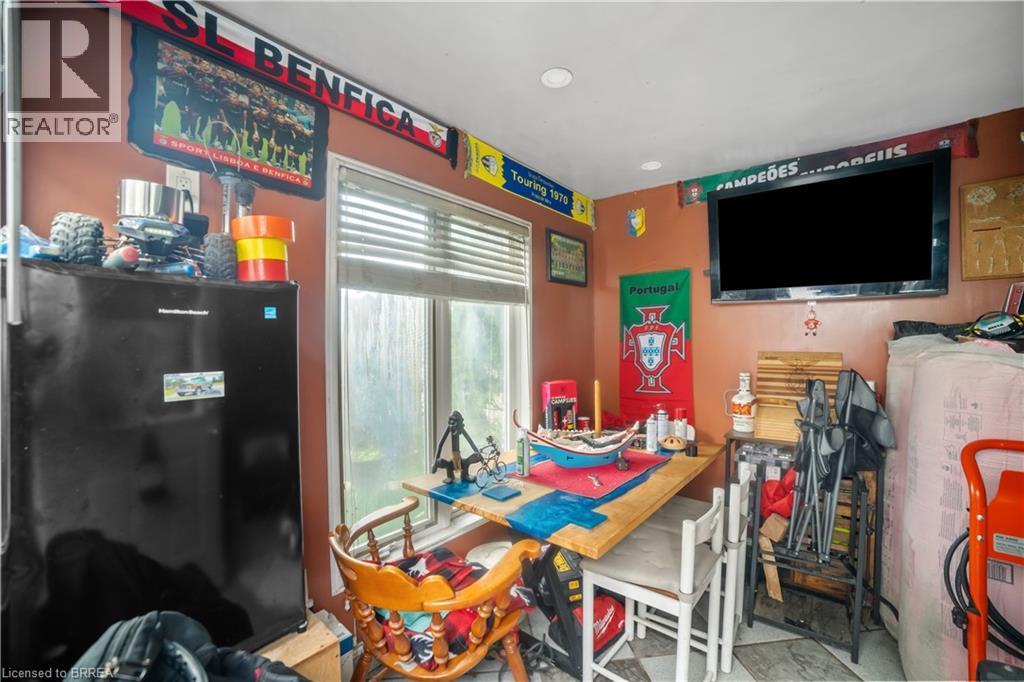 6 Bridgette Drive, Hamilton, ON - Indoor Photo Showing Other Room