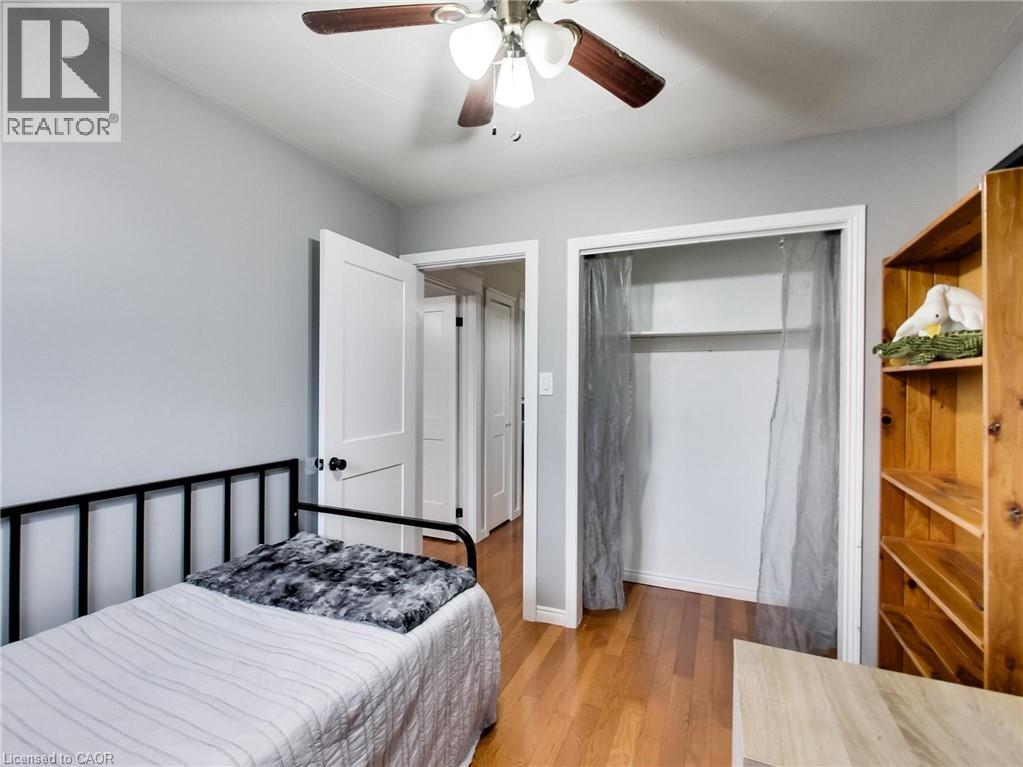 18 Pavarotti Court, Hamilton, ON - Indoor Photo Showing Bedroom
