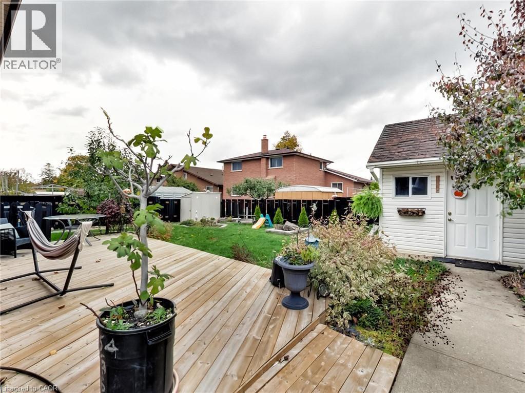 18 Pavarotti Court, Hamilton, ON - Outdoor With Deck Patio Veranda