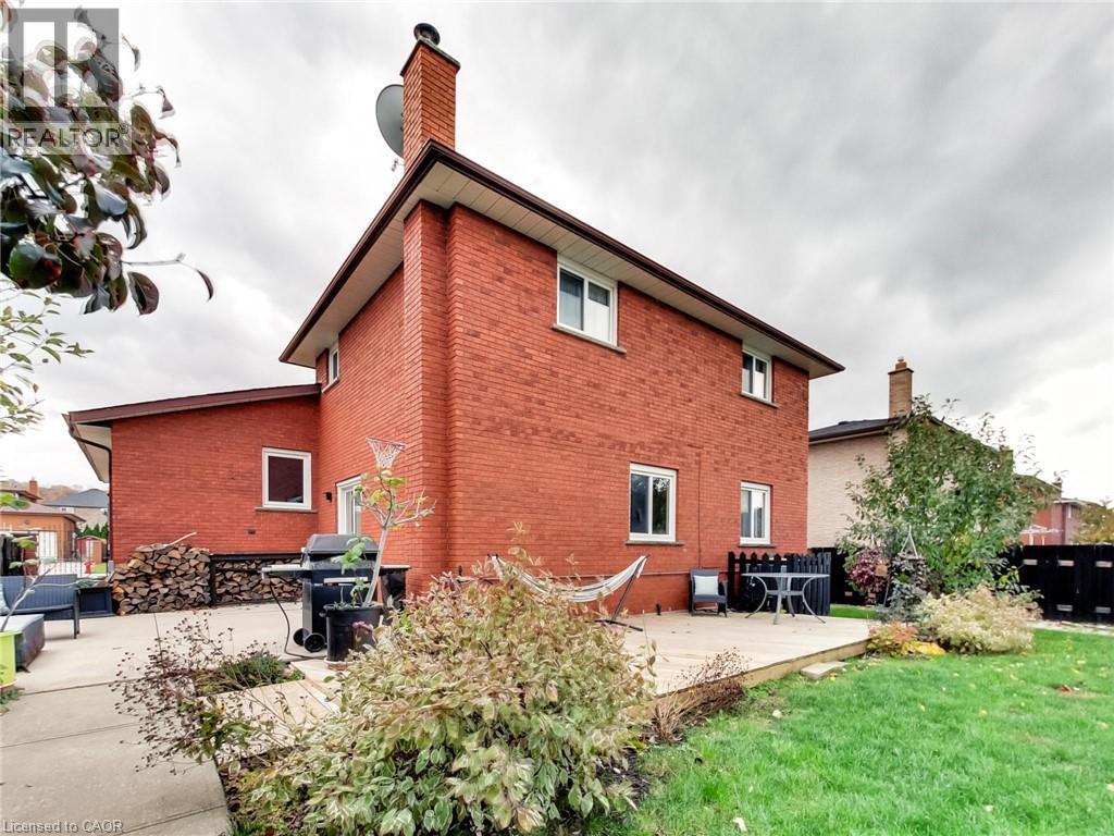 18 Pavarotti Court, Hamilton, ON - Outdoor With Deck Patio Veranda With Exterior