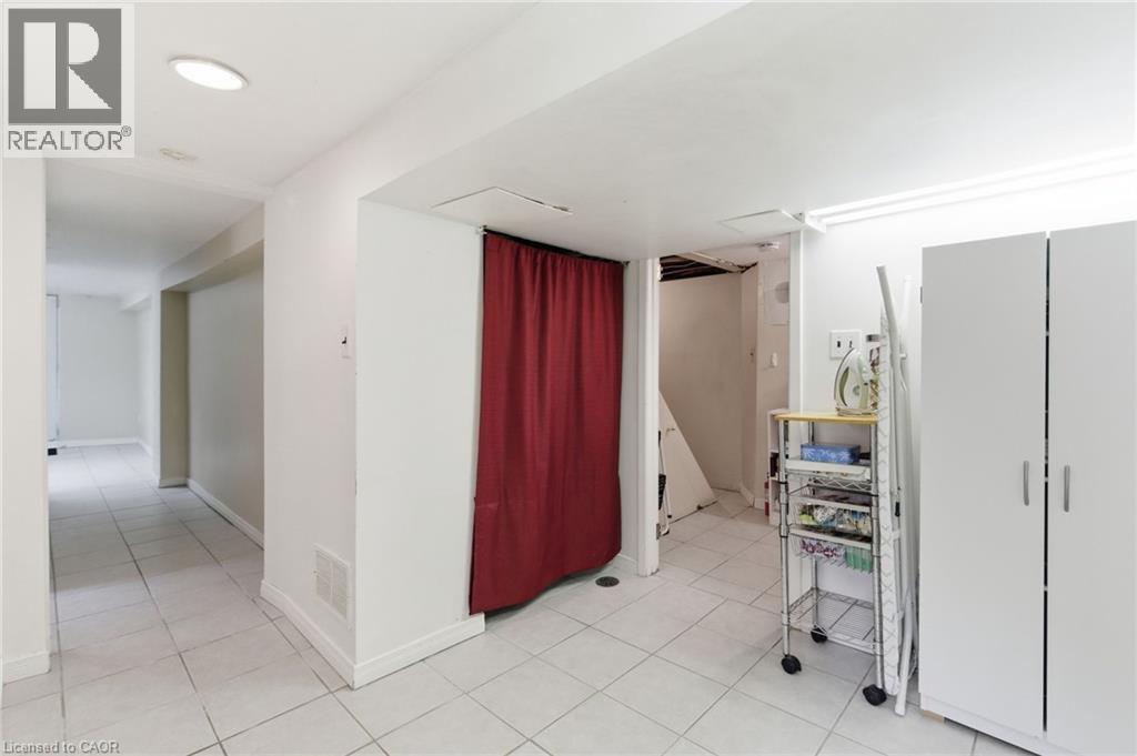 76 East 15Th Street, Hamilton, ON - Indoor Photo Showing Other Room