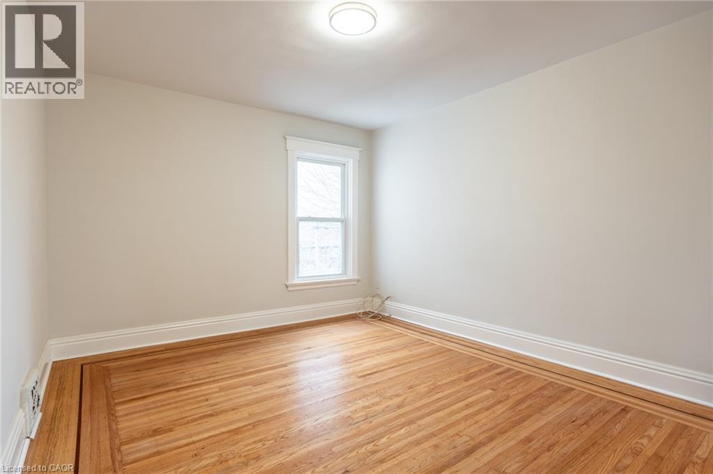 17 Barnesdale Avenue N, Hamilton, ON - Indoor Photo Showing Other Room
