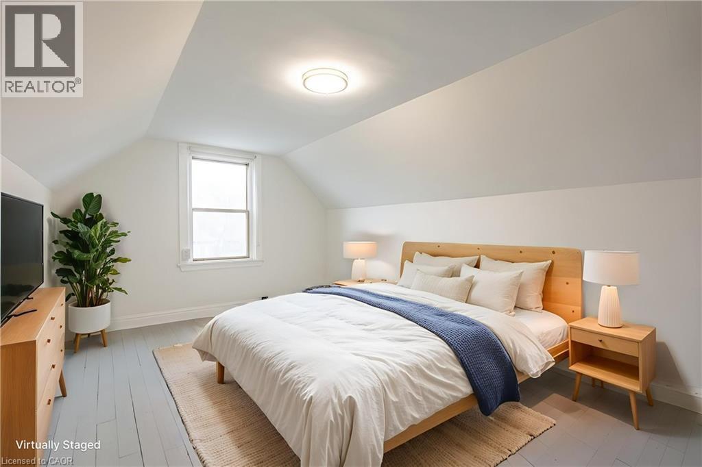 virtually staged - 17 Barnesdale Avenue N, Hamilton, ON - Indoor Photo Showing Bedroom