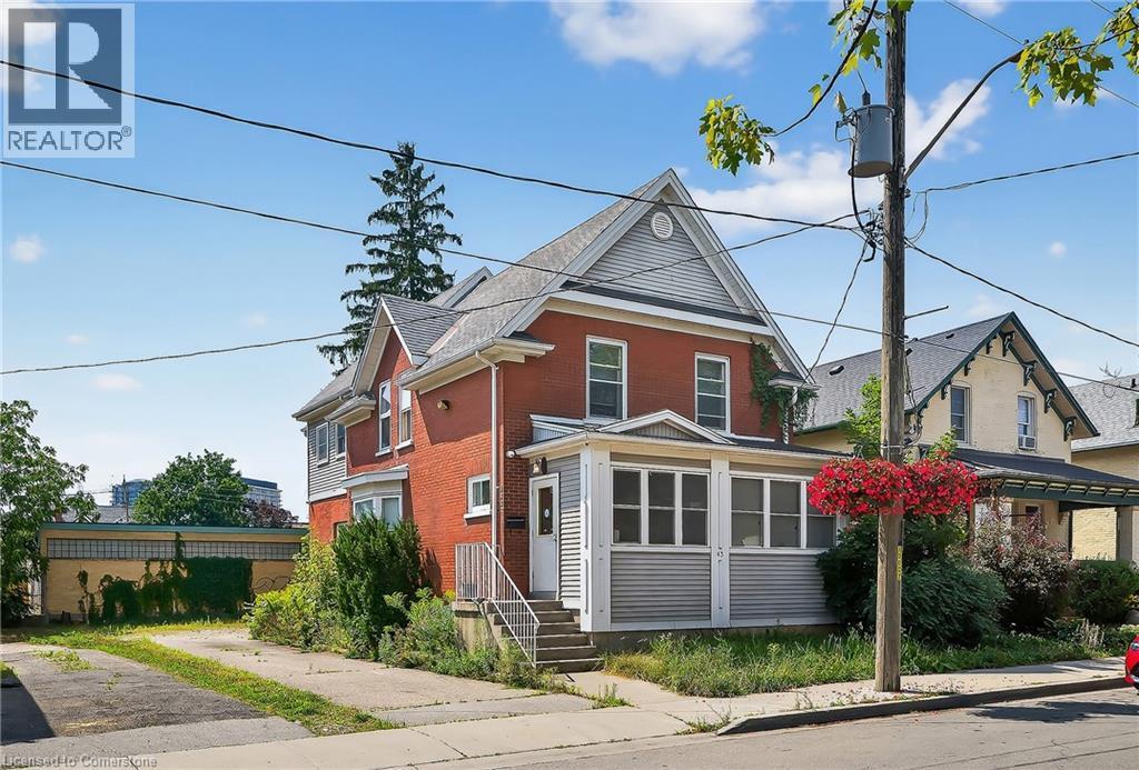43 Dupont Street E, Waterloo, ON - Outdoor
