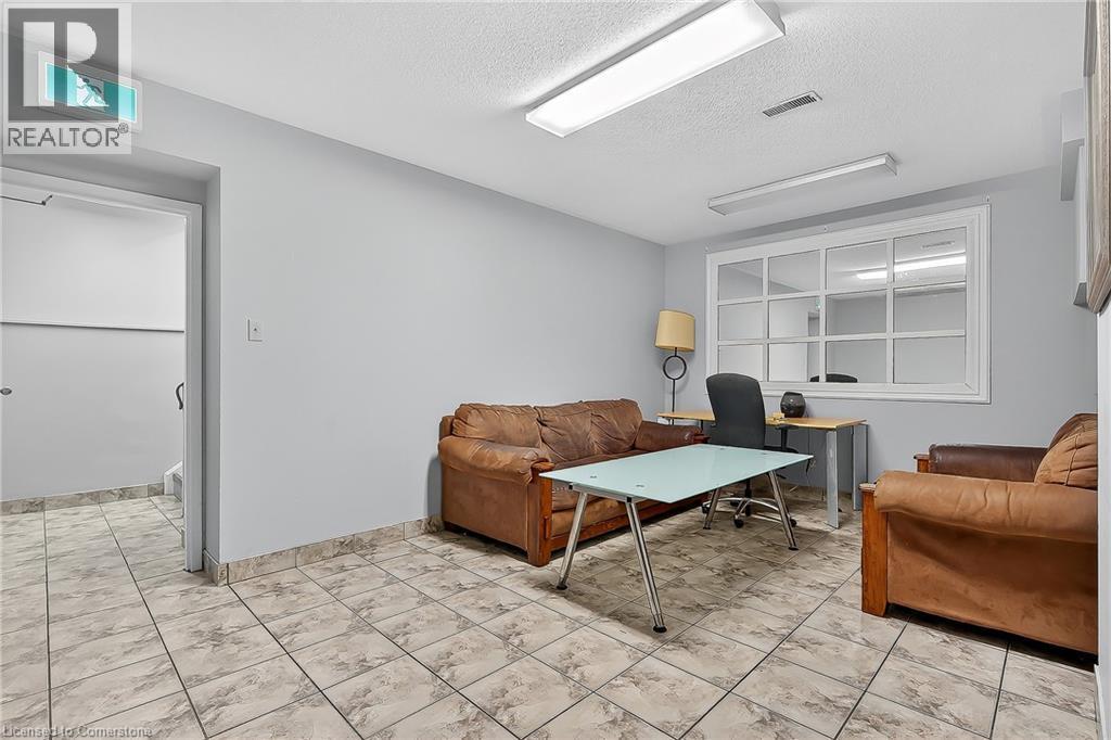 43 Dupont Street E, Waterloo, ON - Indoor