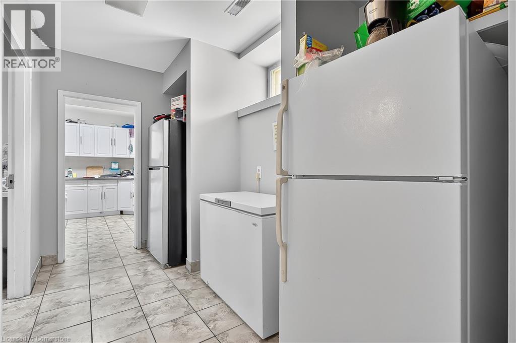 43 Dupont Street E, Waterloo, ON - Indoor Photo Showing Laundry Room