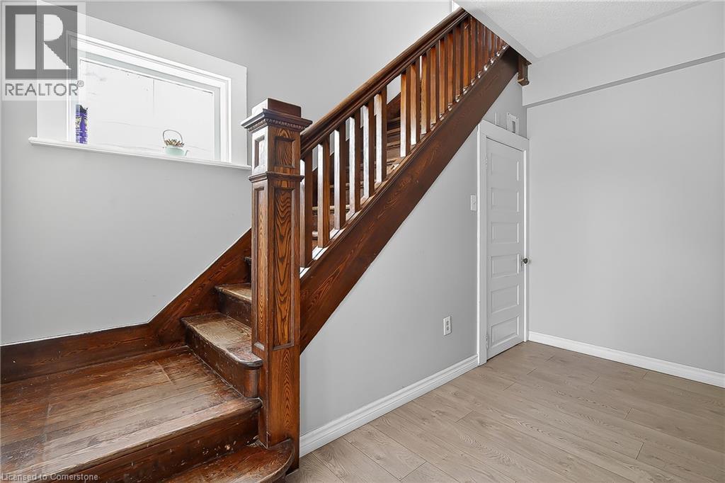 43 Dupont Street E, Waterloo, ON - Indoor Photo Showing Other Room