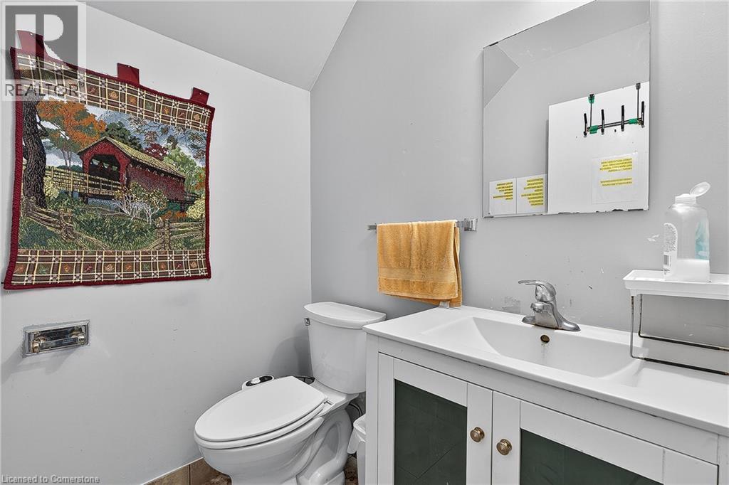 43 Dupont Street E, Waterloo, ON - Indoor Photo Showing Bathroom