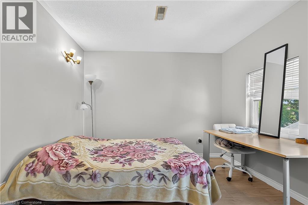 43 Dupont Street E, Waterloo, ON - Indoor Photo Showing Bedroom