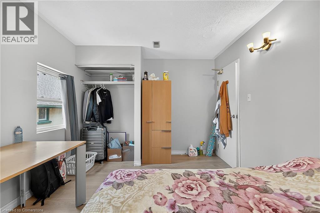 43 Dupont Street E, Waterloo, ON - Indoor Photo Showing Bedroom