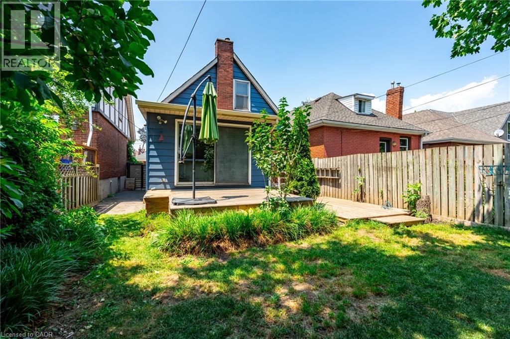 52 Connaught Avenue N, Hamilton, ON - Outdoor