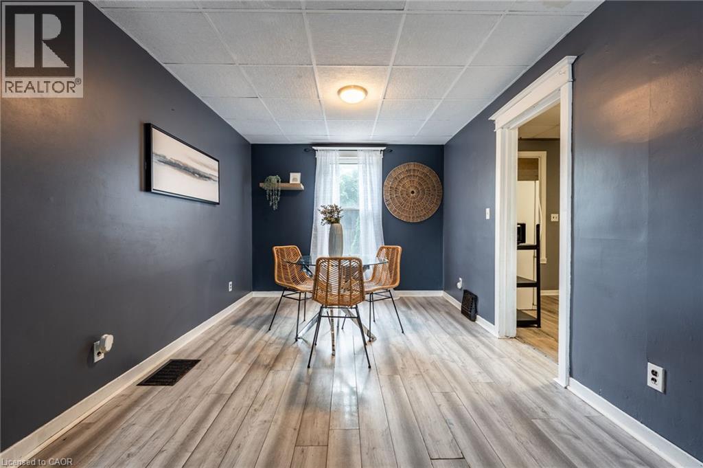 52 Connaught Avenue N, Hamilton, ON - Indoor