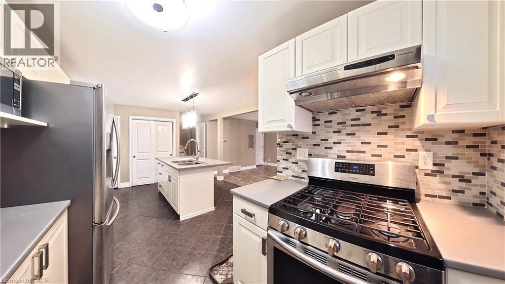 61 Bosworth Crescent, Kitchener, ON - Indoor Photo Showing Kitchen