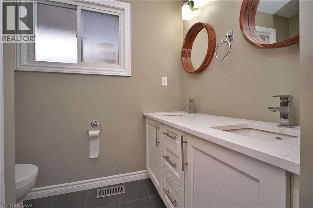 61 Bosworth Crescent, Kitchener, ON - Indoor Photo Showing Bathroom