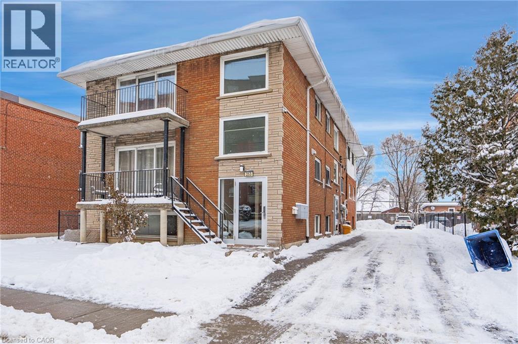 253 Mohawk Road E, Hamilton, ON - Outdoor