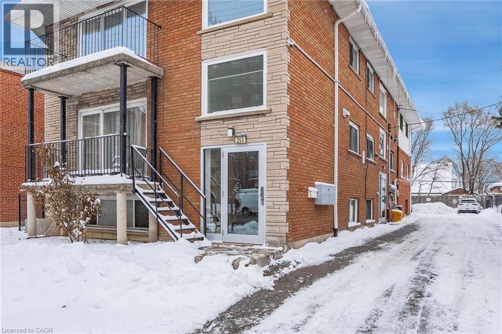 253 Mohawk Road E, Hamilton, ON - Outdoor