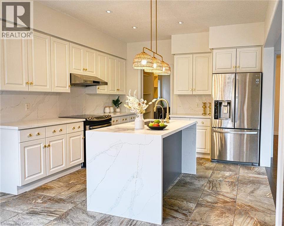 130 Coopershawk Street, Kitchener, ON - Indoor Photo Showing Kitchen With Upgraded Kitchen