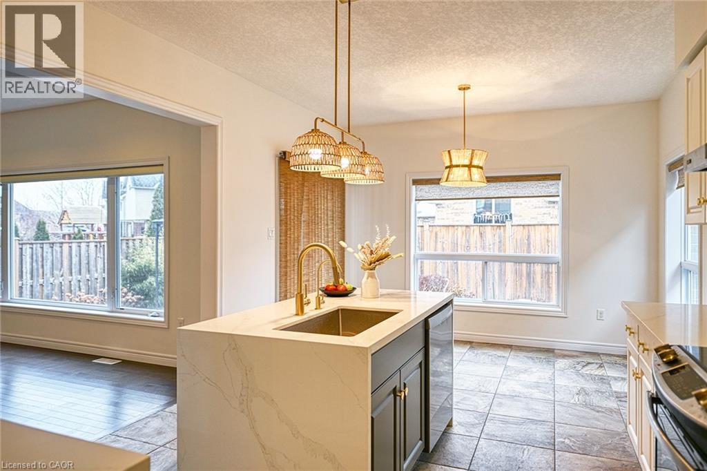 130 Coopershawk Street, Kitchener, ON - Indoor Photo Showing Kitchen