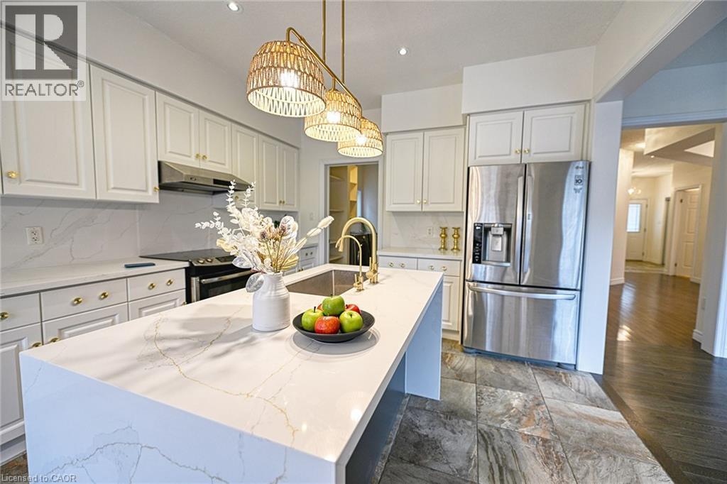 130 Coopershawk Street, Kitchener, ON - Indoor Photo Showing Kitchen With Upgraded Kitchen