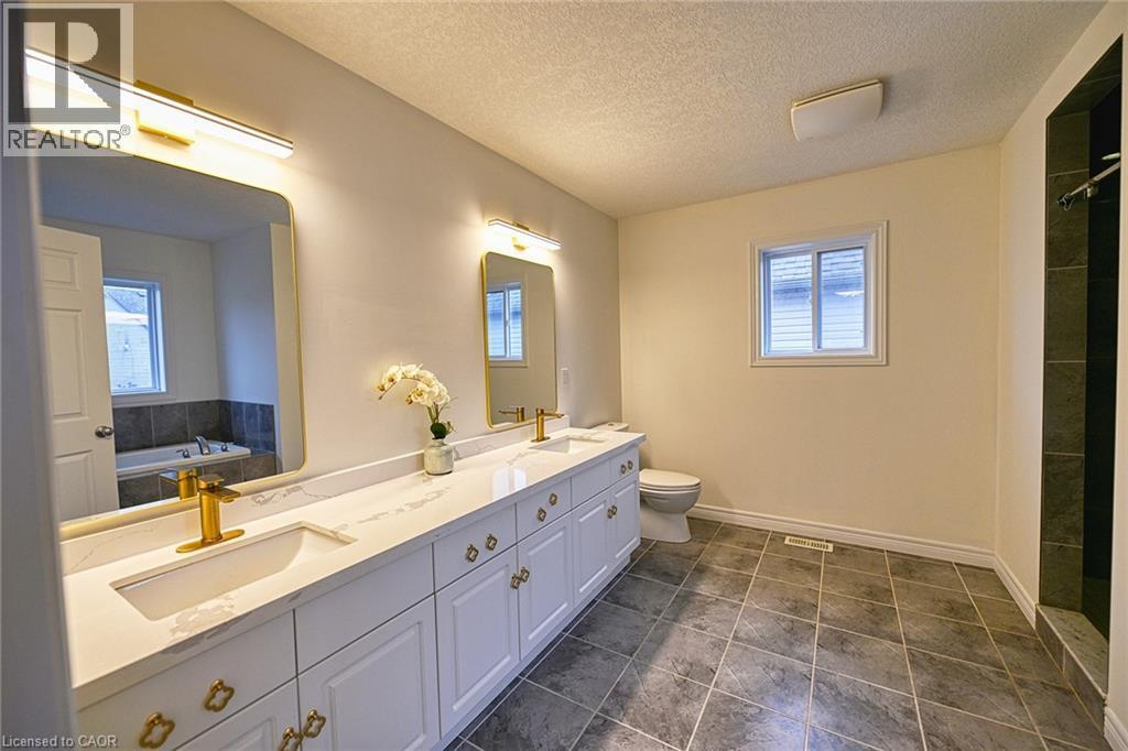 130 Coopershawk Street, Kitchener, ON - Indoor Photo Showing Bathroom