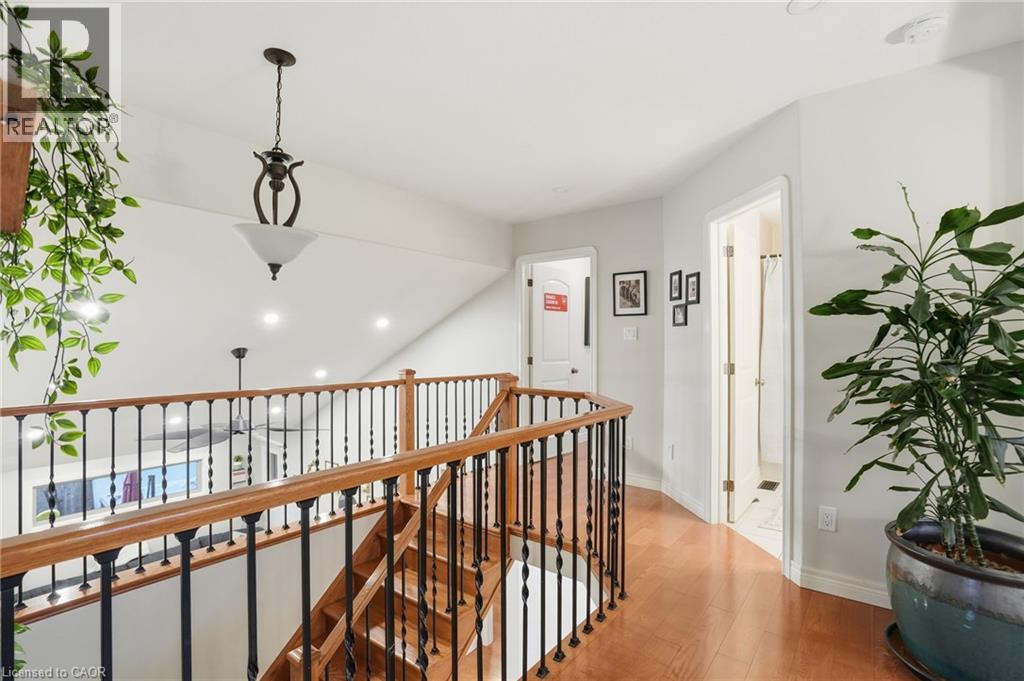 17 Krieghoff Drive, Hamilton, ON - Indoor Photo Showing Other Room