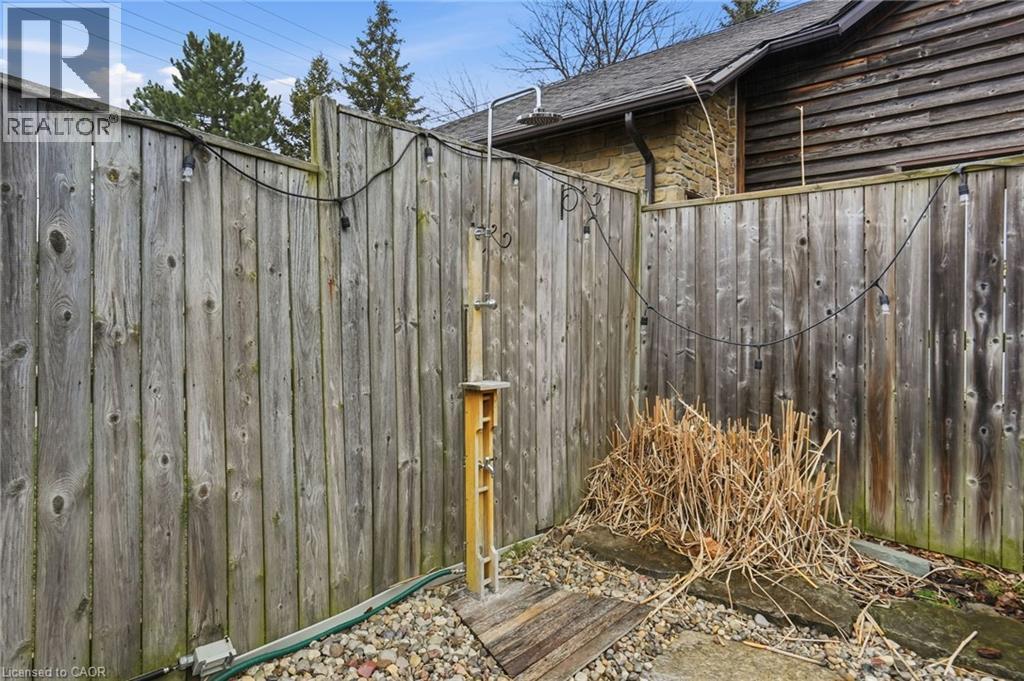 17 Krieghoff Drive, Hamilton, ON - Outdoor