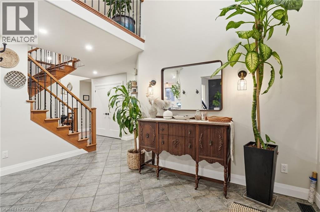 17 Krieghoff Drive, Hamilton, ON - Indoor Photo Showing Other Room