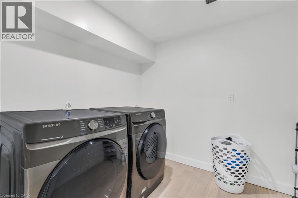 445 Moore Street, Cambridge, ON - Indoor Photo Showing Laundry Room