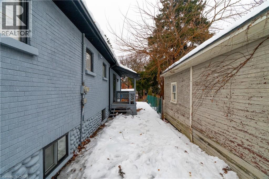 445 Moore Street, Cambridge, ON - Outdoor With Exterior