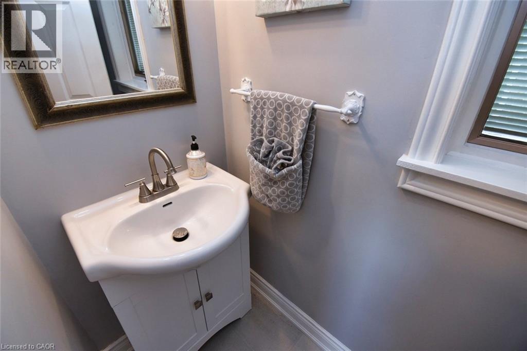 1284 Highway 54, Caledonia, ON - Indoor Photo Showing Bathroom