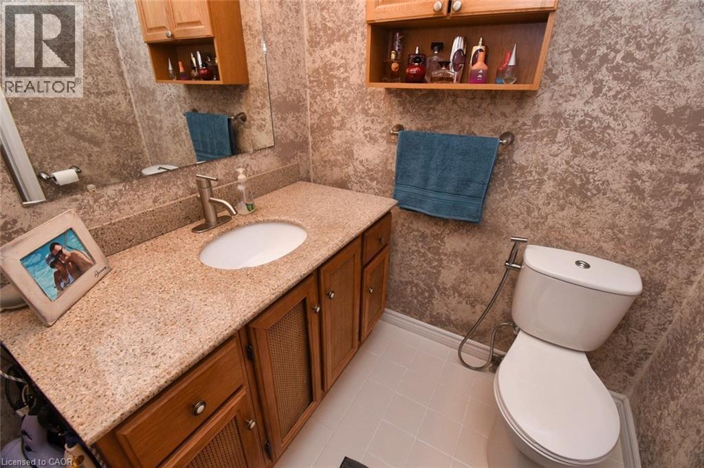 1284 Highway 54, Caledonia, ON - Indoor Photo Showing Bathroom