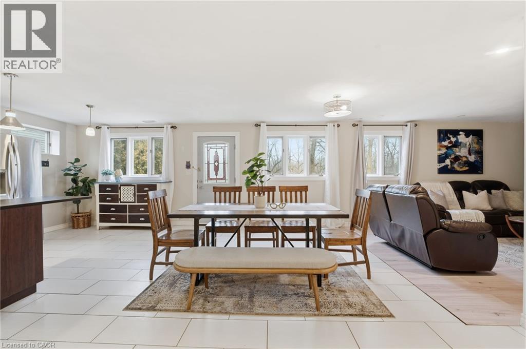 430 Winniett Street, Caledonia, ON - Indoor