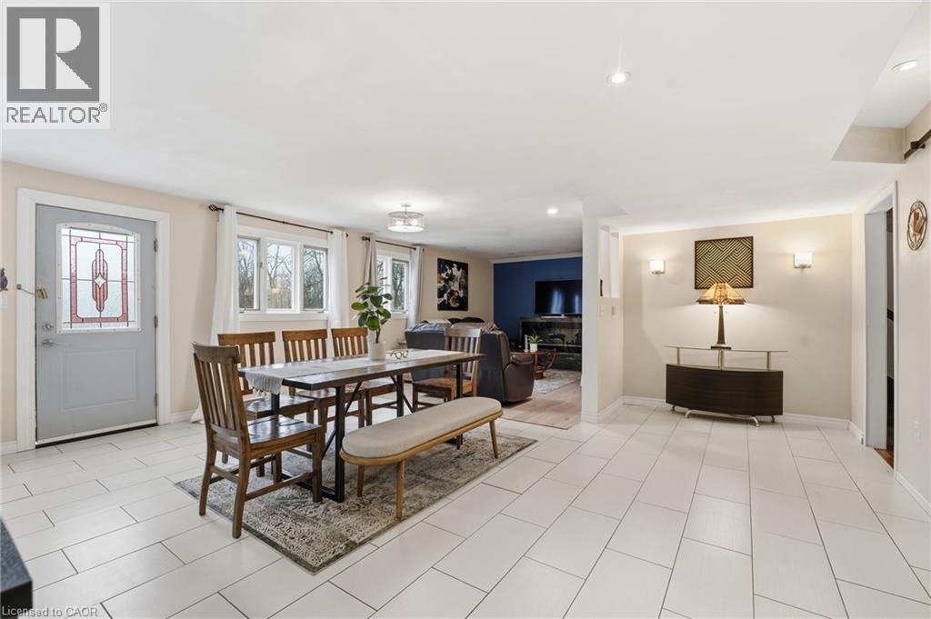 430 Winniett Street, Caledonia, ON - Indoor Photo Showing Dining Room