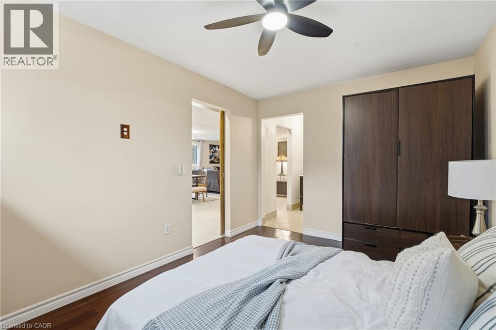 430 Winniett Street, Caledonia, ON - Indoor Photo Showing Bedroom