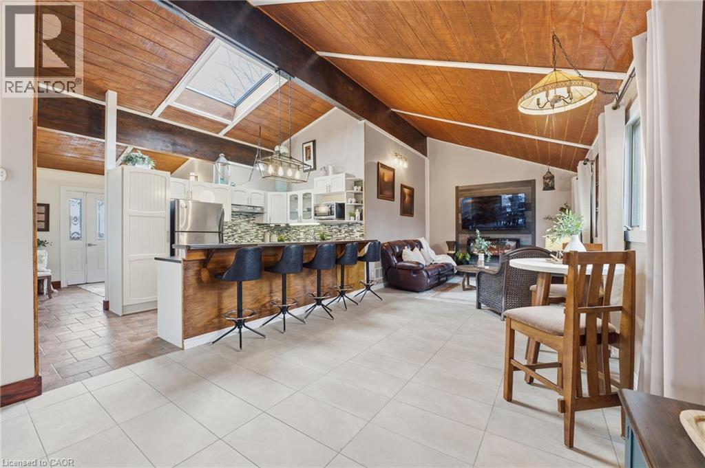 430 Winniett Street, Caledonia, ON - Indoor Photo Showing Other Room