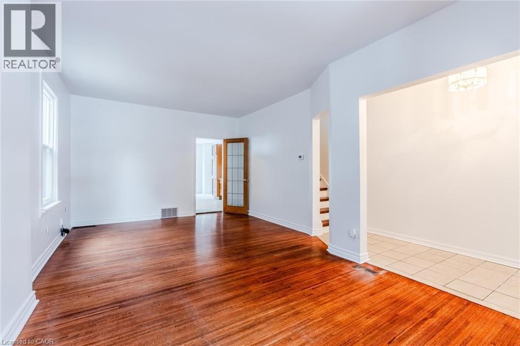 49 Myrtle Avenue, Hamilton, ON - Indoor Photo Showing Other Room