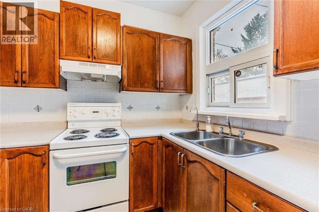 49 Myrtle Avenue, Hamilton, ON - Indoor Photo Showing Kitchen With Double Sink