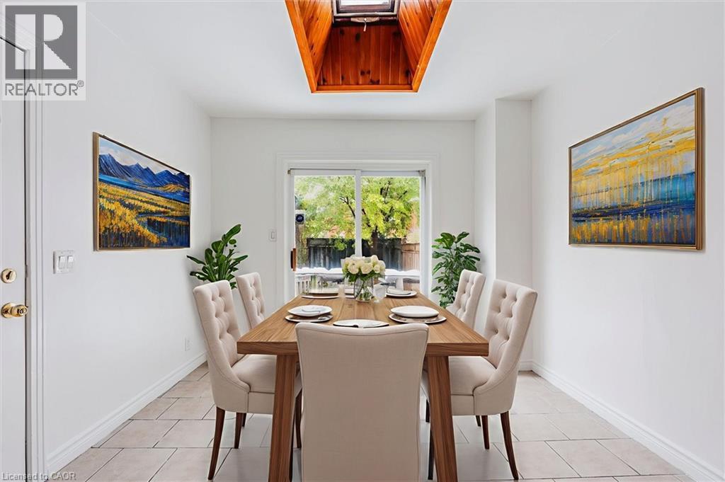 49 Myrtle Avenue, Hamilton, ON - Indoor Photo Showing Dining Room