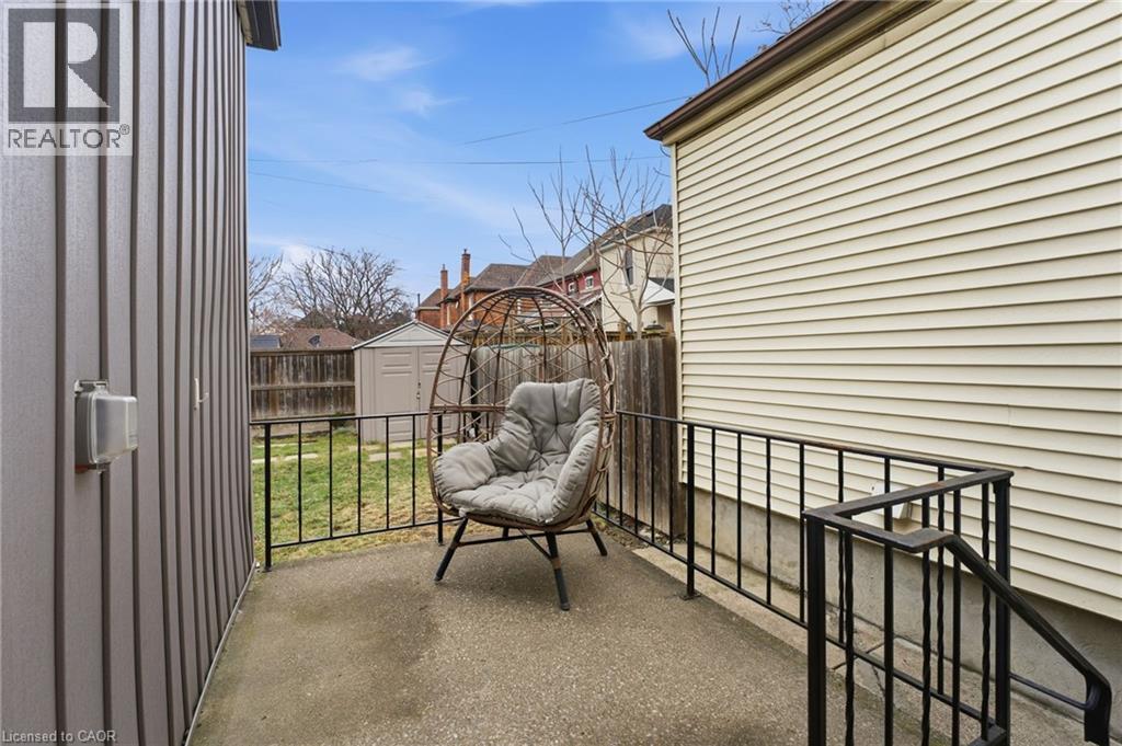 17 Minto Avenue, Hamilton, ON - Outdoor With Exterior
