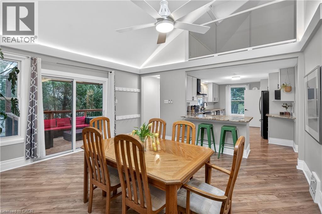 486 East 38Th Street, Hamilton, ON - Indoor Photo Showing Dining Room
