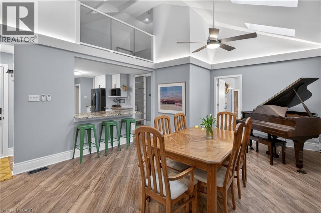 486 East 38Th Street, Hamilton, ON - Indoor Photo Showing Dining Room