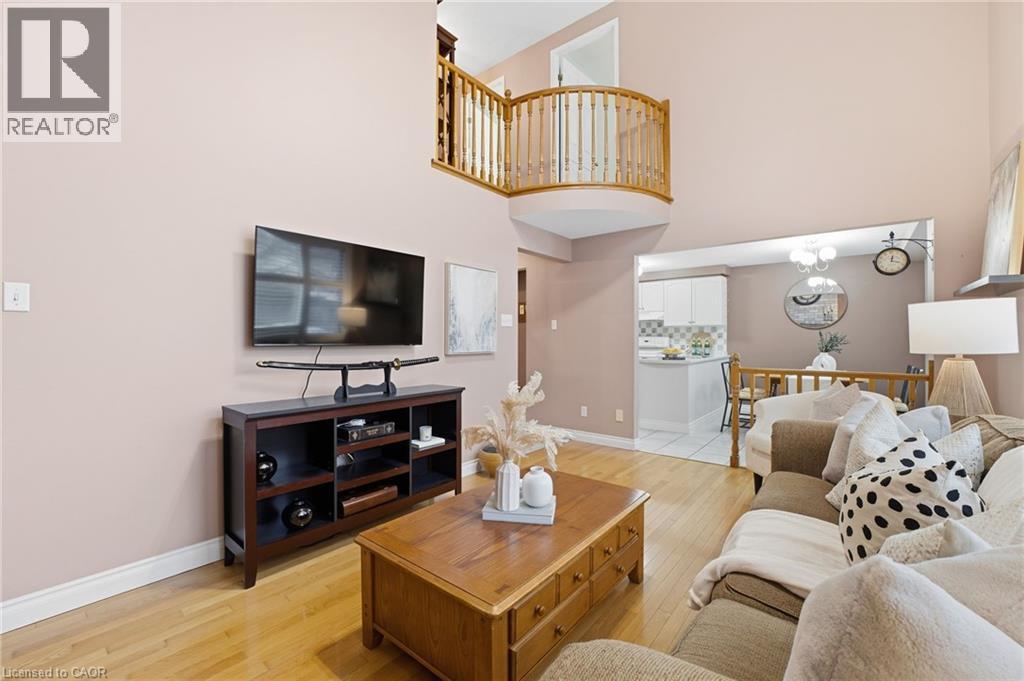 68 Fairlake Drive, Cambridge, ON - Indoor Photo Showing Living Room