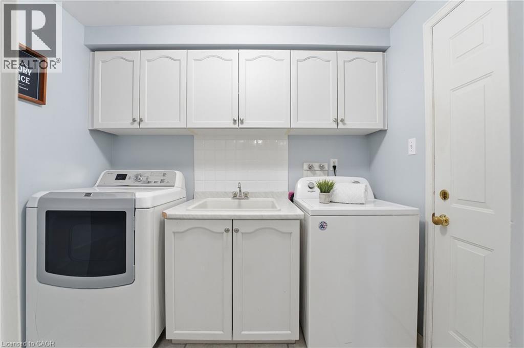 68 Fairlake Drive, Cambridge, ON - Indoor Photo Showing Laundry Room