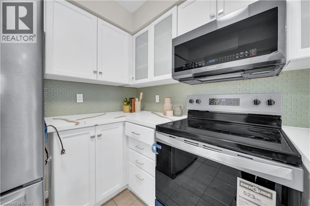 540 Mariner Drive, Waterloo, ON - Indoor Photo Showing Kitchen