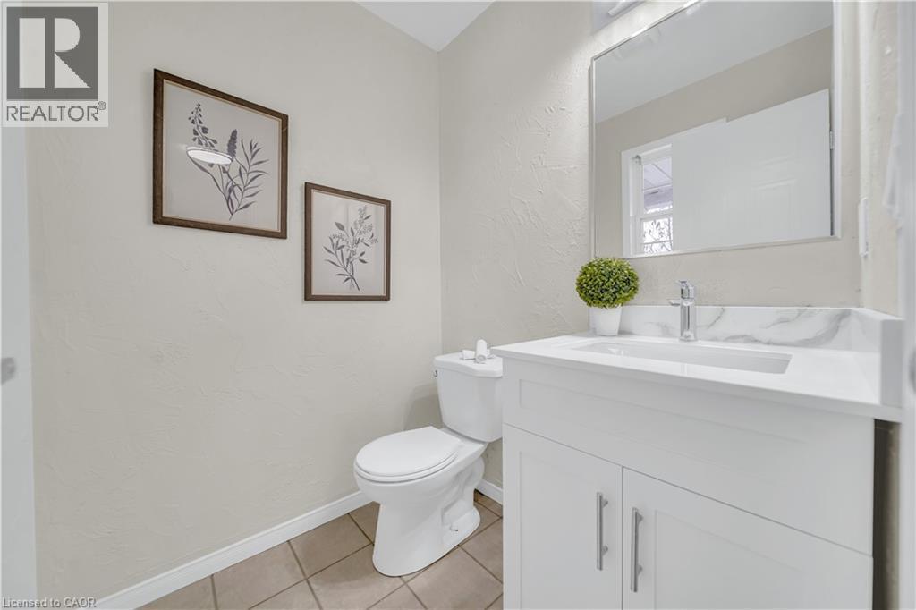 540 Mariner Drive, Waterloo, ON - Indoor Photo Showing Bathroom