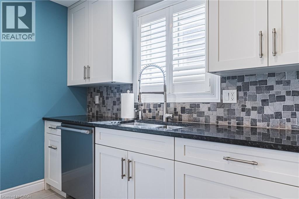19 Liuna Court, Hamilton, ON - Indoor Photo Showing Kitchen With Double Sink