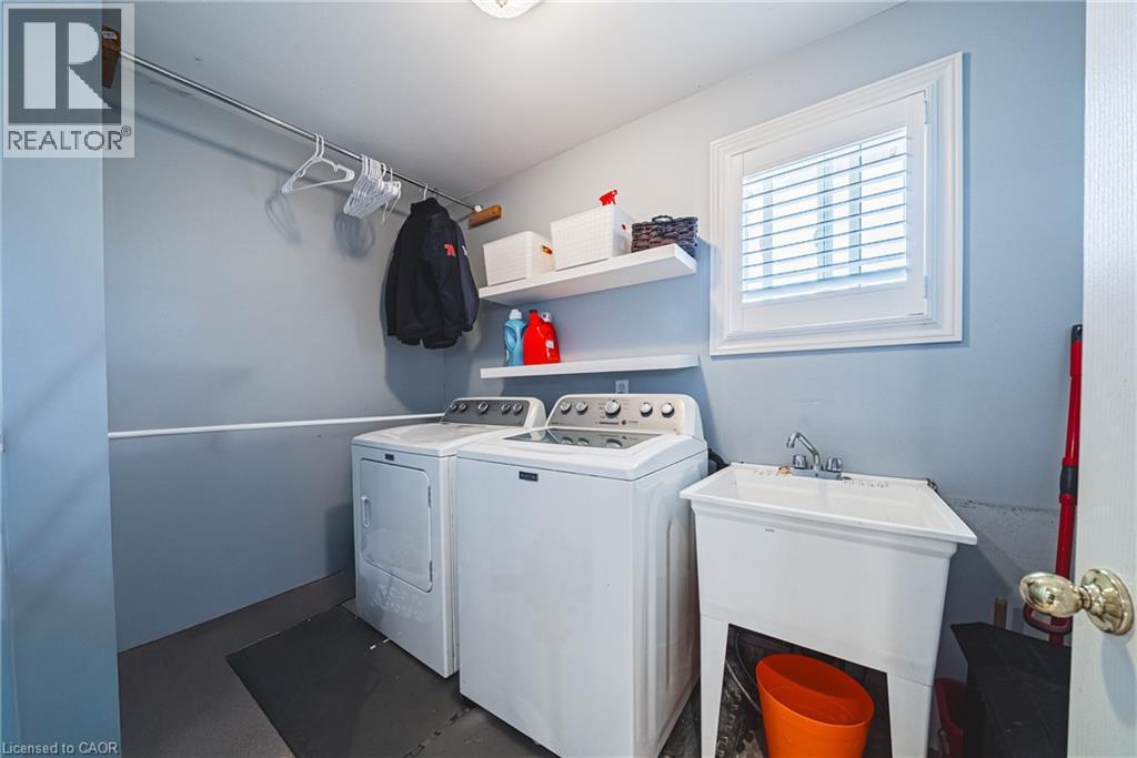 19 Liuna Court, Hamilton, ON - Indoor Photo Showing Laundry Room