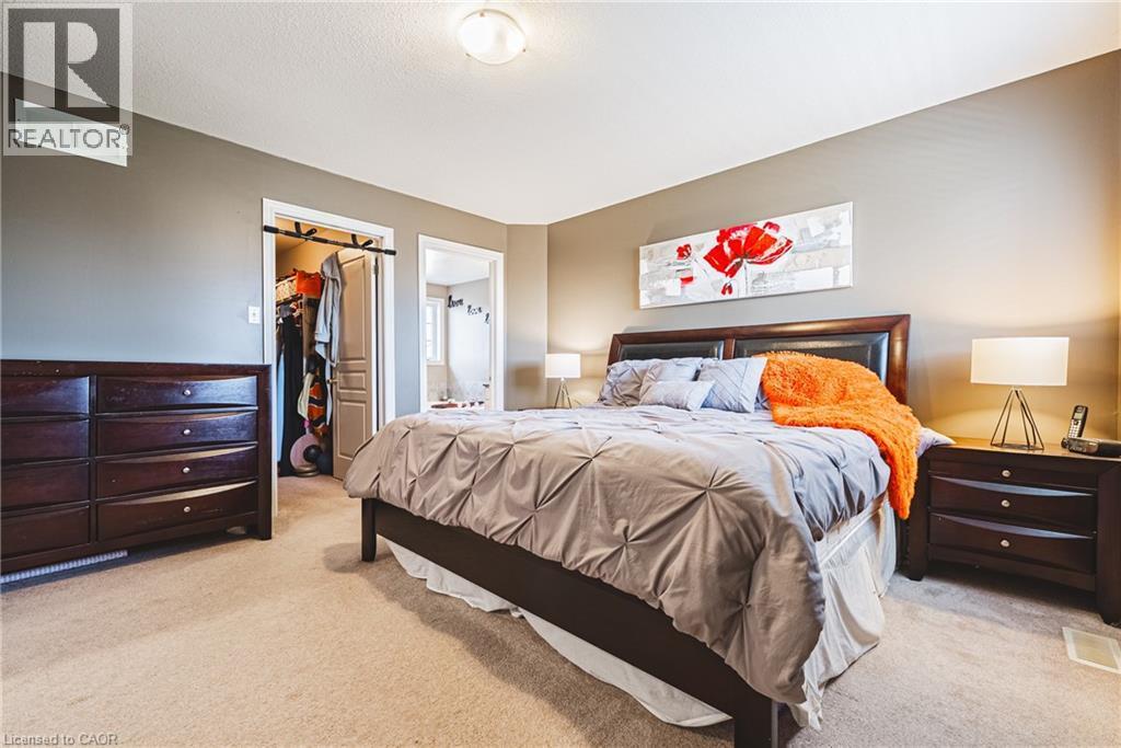 19 Liuna Court, Hamilton, ON - Indoor Photo Showing Bedroom